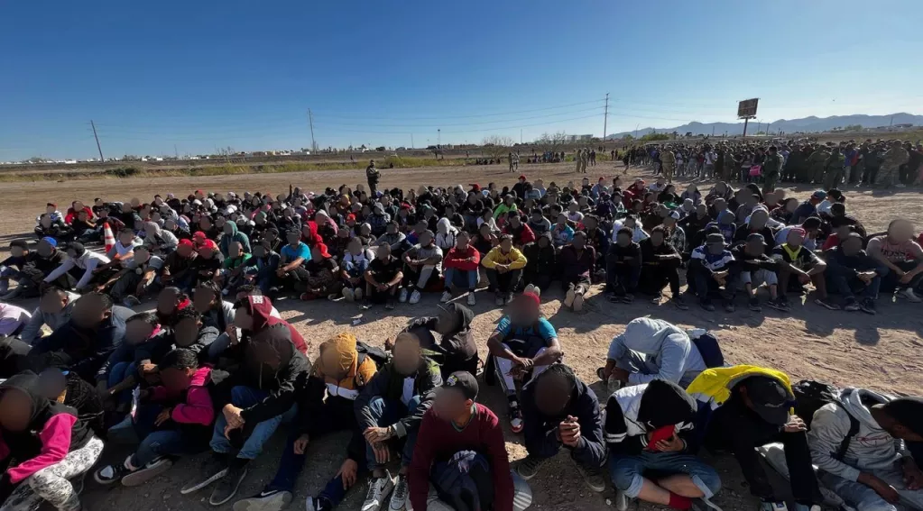migrants in El Paso, Texas in March 2023